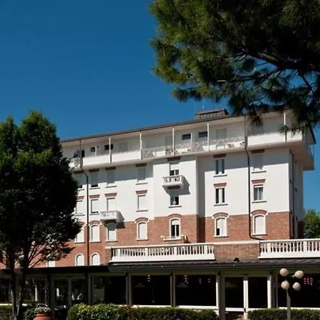 Mare Pineta Hotel 3*