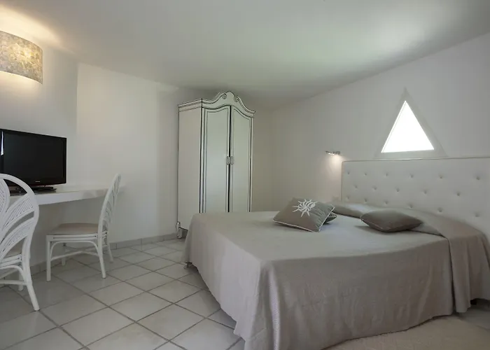 Hotell Mare Pineta Santa Margherita di Pula